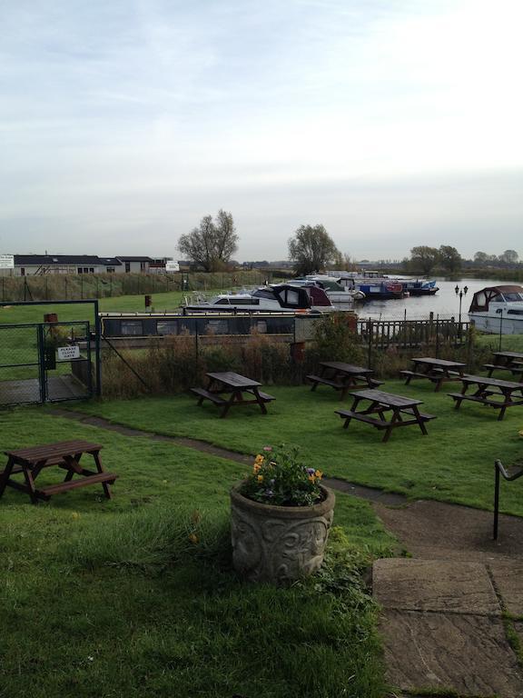 The Lazy Otter Bed & Breakfast Stretham Luaran gambar